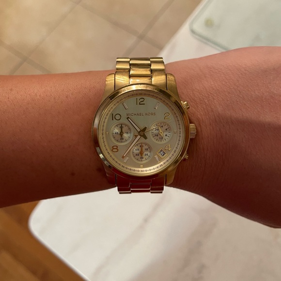 Michael Kors Gold Watch - Picture 4 of 8